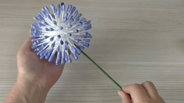 Flowers made from cotton swabs