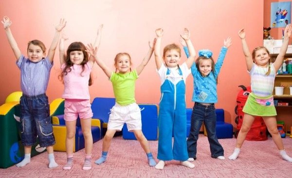 Gymnastics in the preparatory group: corrective, invigorating after sleep, recreational, musical, in verse, complex by month, according to the Federal State Educational Standard