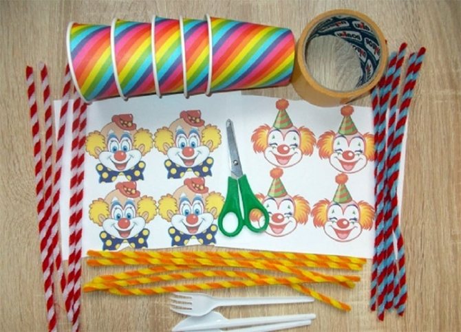 Making a clown from cups