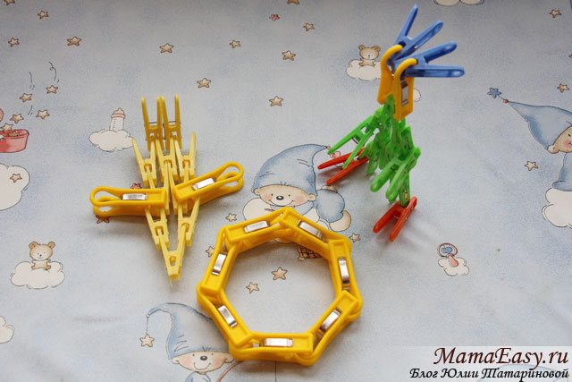 Construction set made from clothespins for children
