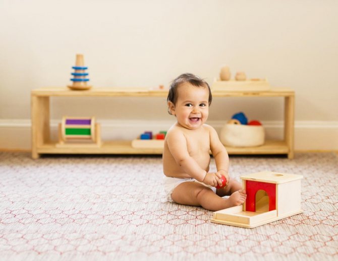 Montessori recommendations for arranging a home for a baby aged 1-2 years