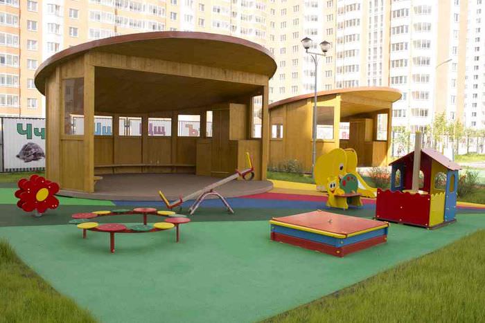 Организация игровой зоны на площадке детского сада