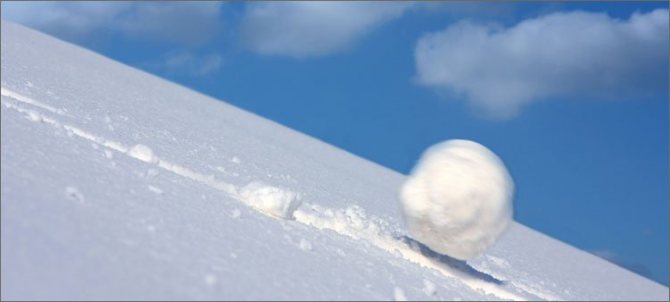 snowball-rolling-down-the-mountain