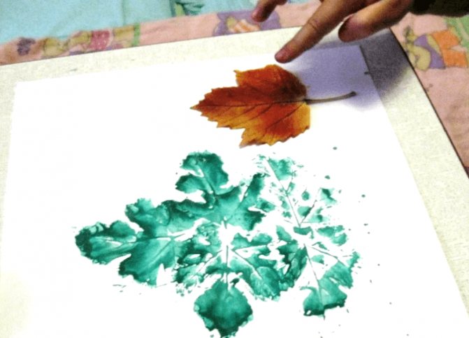 техники рисования для детей листьями